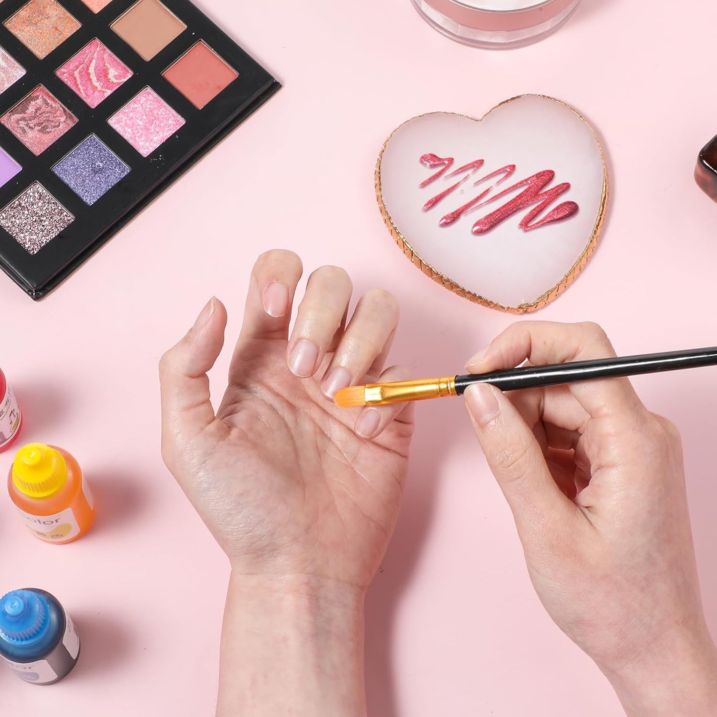 Resin Nail Art Palette, Makeup Palettes Nail Mixing Palette Polish Color Mixing Plate Golden Edge Heart Shaped Nail Art Display Holder Display Board Heart Shape Cosmetic Mixing Tools